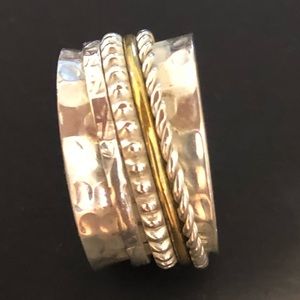 Silver spinning ring